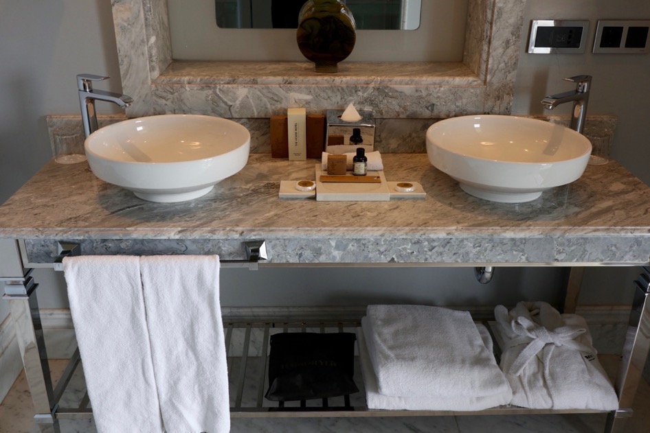 vault karaköy penthouse suite badewanne hotel karakoy istanbul bosporus goldenes horn galata brücke sultanahmet bad