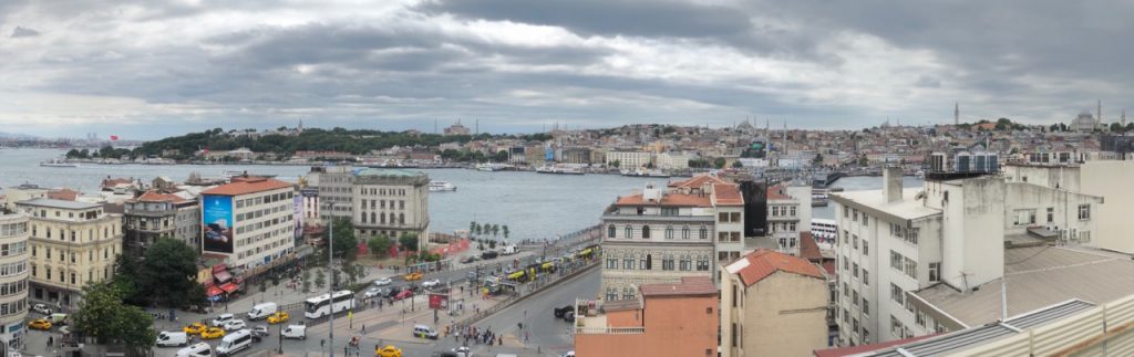 vault karaköy penthouse suite badewanne hotel karakoy istanbul bosporus goldenes horn galata brücke sultanahmet ausblick blick panorama