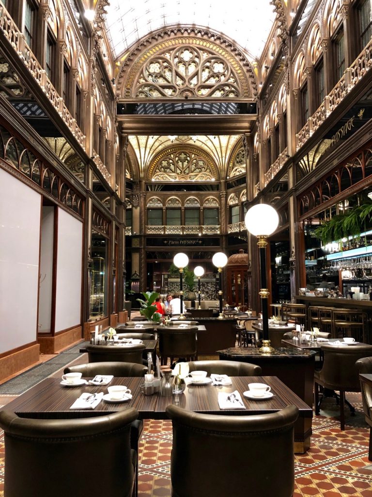 hyatt párisi udvar unbound collection club lounge budapest ungarn hungary world of hyatt inahyattworld