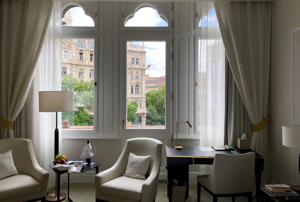 hyatt párisi udvar unbound collection club lounge budapest ungarn hungary world of hyatt inahyattworld