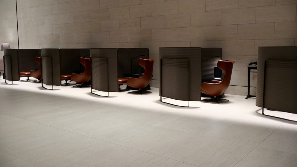 qatar airways Al Safwa First Lounge first class lounge doha doh oneworld